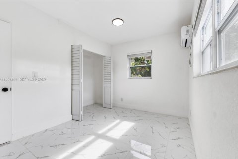 Casa en venta en Fort Lauderdale, Florida, 3 dormitorios № 2185578 - foto 21