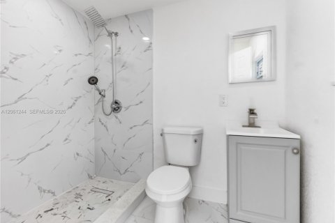 Casa en venta en Fort Lauderdale, Florida, 3 dormitorios № 2185578 - foto 30