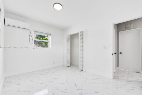 Casa en venta en Fort Lauderdale, Florida, 3 dormitorios № 2185578 - foto 23