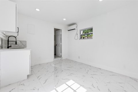 Casa en venta en Fort Lauderdale, Florida, 3 dormitorios № 2185578 - foto 26