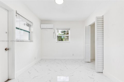 Casa en venta en Fort Lauderdale, Florida, 3 dormitorios № 2185578 - foto 24