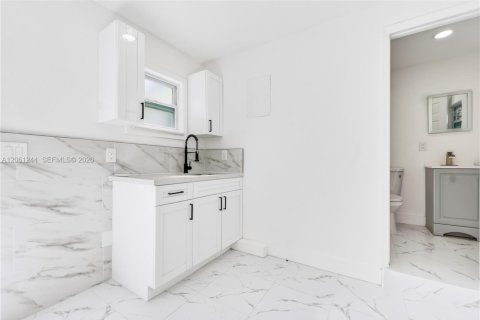 Casa en venta en Fort Lauderdale, Florida, 3 dormitorios № 2185578 - foto 29