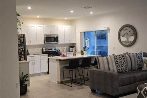 House in Davenport, Florida 3 bedrooms, 141.21 sq.m. № 1855959 - photo 3