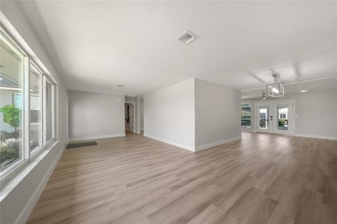 Villa ou maison à vendre à Punta Gorda, Floride: 3 chambres, 214.05 m2 № 1624672 - photo 6