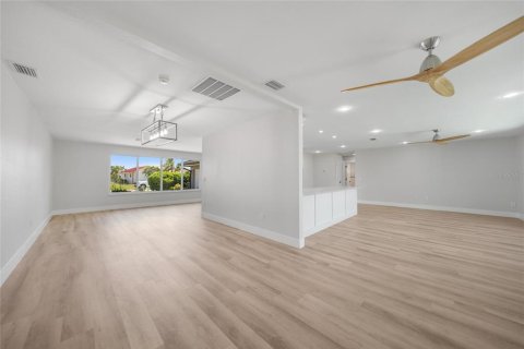 Villa ou maison à vendre à Punta Gorda, Floride: 3 chambres, 214.05 m2 № 1624672 - photo 9