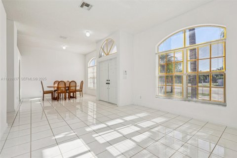 Villa ou maison à vendre à Pembroke Pines, Floride: 3 chambres, 200.11 m2 № 1994768 - photo 6