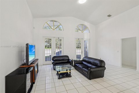 Villa ou maison à vendre à Pembroke Pines, Floride: 3 chambres, 200.11 m2 № 1994768 - photo 26