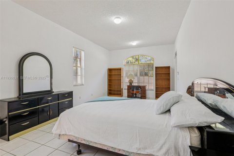 Villa ou maison à vendre à Pembroke Pines, Floride: 3 chambres, 200.11 m2 № 1994768 - photo 30
