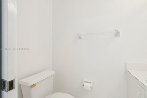 Villa ou maison à vendre à Pembroke Pines, Floride: 3 chambres, 200.11 m2 № 1994768 - photo 15