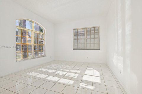 Villa ou maison à vendre à Pembroke Pines, Floride: 3 chambres, 200.11 m2 № 1994768 - photo 7