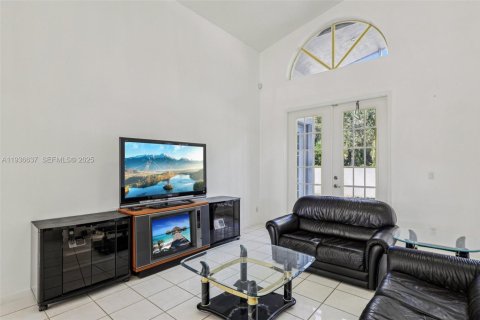 Villa ou maison à vendre à Pembroke Pines, Floride: 3 chambres, 200.11 m2 № 1994768 - photo 27