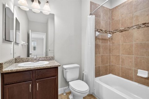 Townhouse in Tampa, Florida 4 bedrooms, 226.03 sq.m. № 2384104 - photo 24