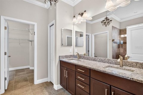 Townhouse in Tampa, Florida 4 bedrooms, 226.03 sq.m. № 2384104 - photo 10