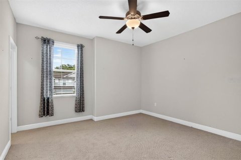 Townhouse in Tampa, Florida 4 bedrooms, 226.03 sq.m. № 2384104 - photo 17