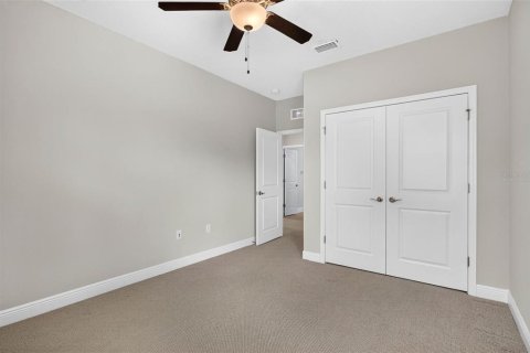 Townhouse in Tampa, Florida 4 bedrooms, 226.03 sq.m. № 2384104 - photo 18