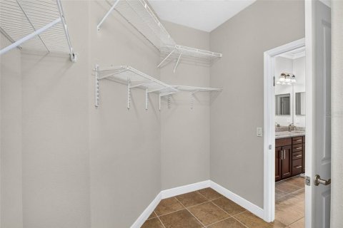 Townhouse in Tampa, Florida 4 bedrooms, 226.03 sq.m. № 2384104 - photo 12