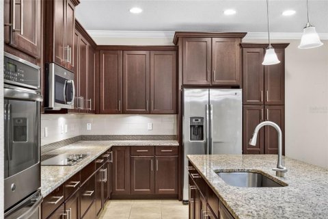 Townhouse in Tampa, Florida 4 bedrooms, 226.03 sq.m. № 2384104 - photo 4