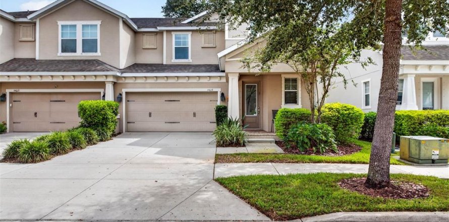 Townhouse in Tampa, Florida 4 bedrooms, 226.03 sq.m. № 2384104