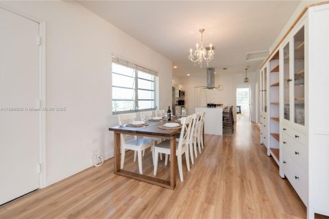 Villa ou maison à louer à Miami, Floride: 3 chambres, 176.24 m2 № 2169636 - photo 7