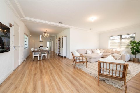 Villa ou maison à louer à Miami, Floride: 3 chambres, 176.24 m2 № 2169636 - photo 6