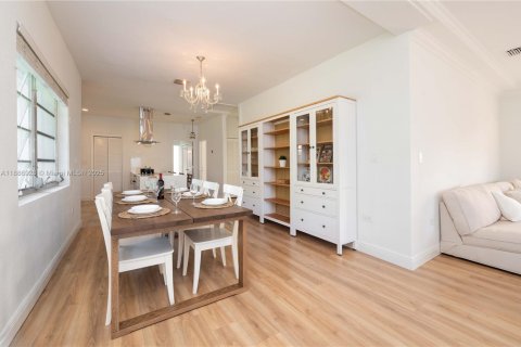 Villa ou maison à louer à Miami, Floride: 3 chambres, 176.24 m2 № 2169636 - photo 8