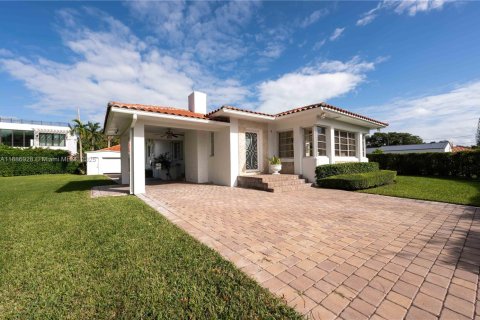 Villa ou maison à louer à Miami, Floride: 3 chambres, 176.24 m2 № 2169636 - photo 22