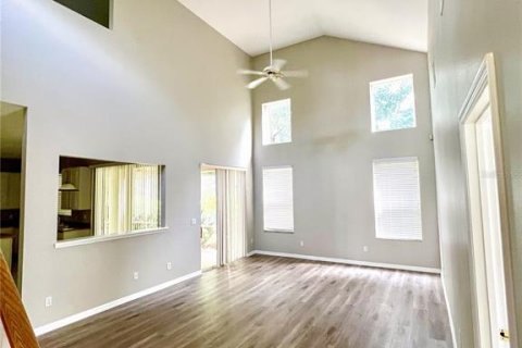 House in Clermont, Florida 3 bedrooms, 201.88 sq.m. № 1721628 - photo 2