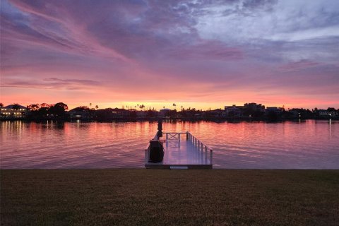Condo in Clearwater, Florida, 2 bedrooms № 2369536 - photo 4