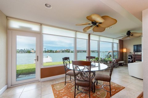 Condo in Clearwater, Florida, 2 bedrooms № 2369536 - photo 6