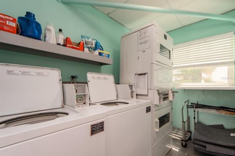 Condo in Clearwater, Florida, 2 bedrooms № 2369536 - photo 30