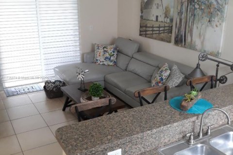 House in Homestead, Florida 4 bedrooms, 158.12 sq.m. № 1764059 - photo 7