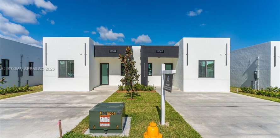 Townhouse in Miami, Florida 3 bedrooms № 2036021