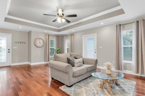 House in Tampa, Florida 3 bedrooms, 125.33 sq.m. № 1782487 - photo 5