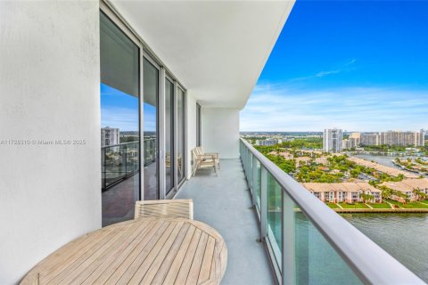 Hotel en venta en Hollywood, Florida, 2 dormitorios, 99.87 m2 № 1702966 - foto 3