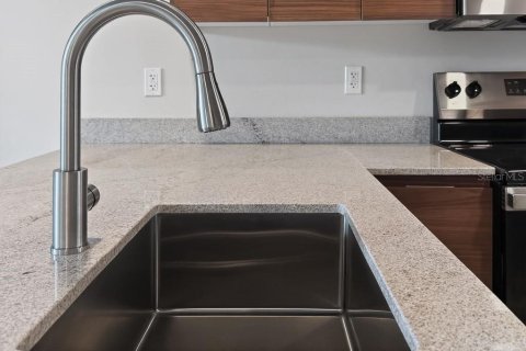 Condo in Orlando, Florida, 3 bedrooms  № 2283750 - photo 6