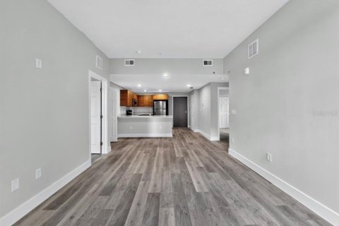 Condo in Orlando, Florida, 3 bedrooms  № 2283750 - photo 8