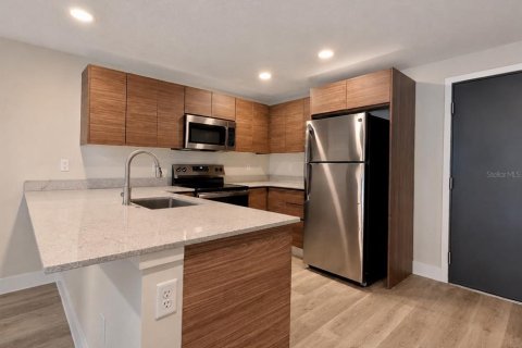 Condo in Orlando, Florida, 3 bedrooms  № 2283750 - photo 7
