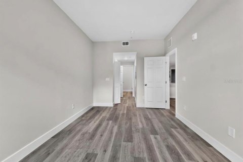 Condo in Orlando, Florida, 3 bedrooms  № 2283750 - photo 10