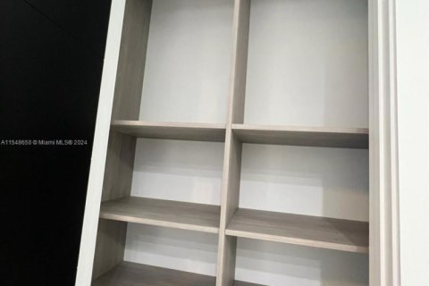 Condo in Miami, Florida, 1 bedroom № 1937834 - photo 22