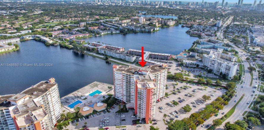 Condo in Miami, Florida, 1 bedroom № 1937834