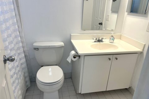 Copropriété à louer à Miami, Floride: 1 chambre, 66.15 m2 № 2025749 - photo 21