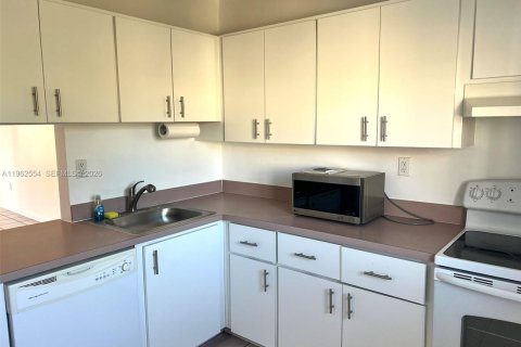 Copropriété à louer à Miami, Floride: 1 chambre, 66.15 m2 № 2025749 - photo 15