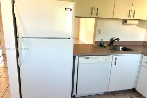 Copropriété à louer à Miami, Floride: 1 chambre, 66.15 m2 № 2025749 - photo 16