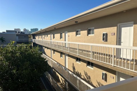 Copropriété à louer à Miami, Floride: 1 chambre, 66.15 m2 № 2025749 - photo 9