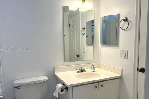 Copropriété à louer à Miami, Floride: 1 chambre, 66.15 m2 № 2025749 - photo 20