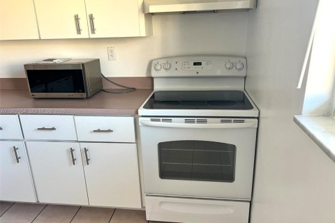 Copropriété à louer à Miami, Floride: 1 chambre, 66.15 m2 № 2025749 - photo 17