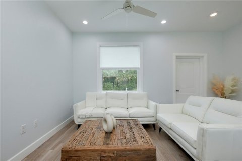 Casa en venta en Port Charlotte, Florida, 3 dormitorios, 108.32 m2 № 1524323 - foto 8
