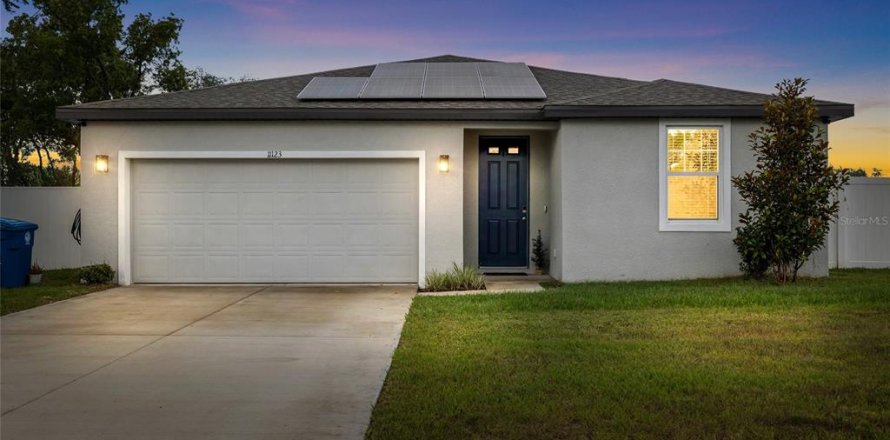 House in Spring Hill, Florida 4 bedrooms, 170.94 sq.m. № 1765697