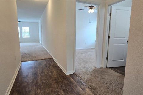 House in Mascotte, Florida 3 bedrooms, 152.45 sq.m. № 2216398 - photo 3