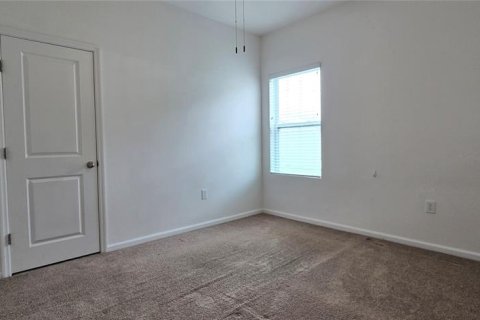 House in Mascotte, Florida 3 bedrooms, 152.45 sq.m. № 2216398 - photo 8